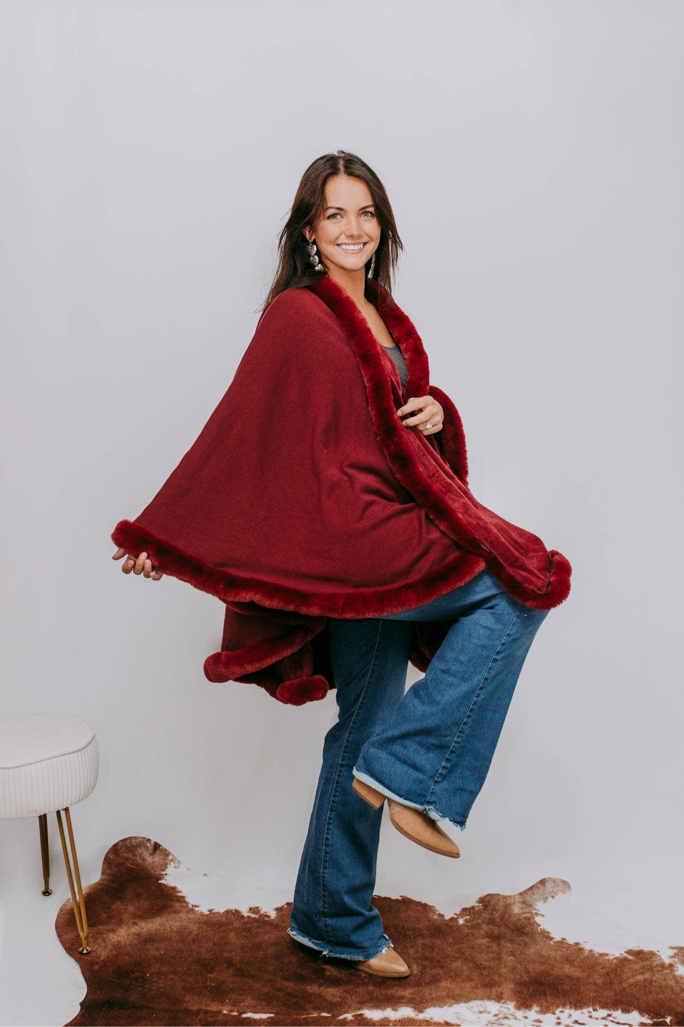 MK135 Lubbock Fur Trim Poncho - Wine: WINE / 1XL