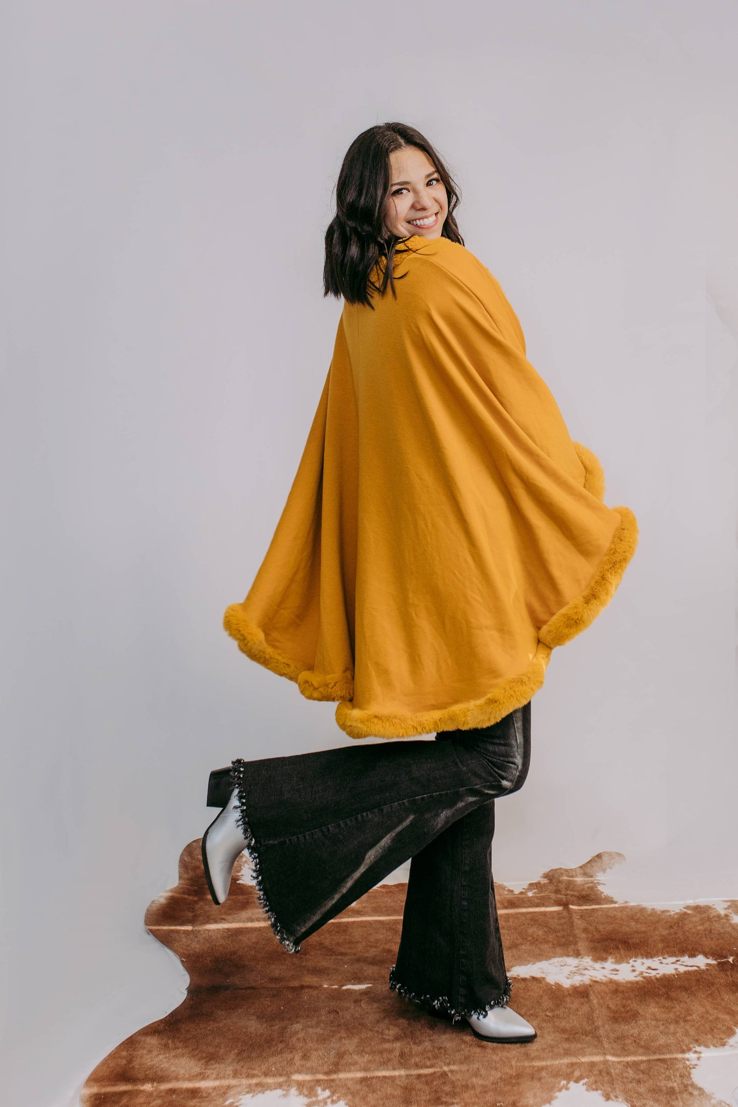 MK135 Lubbock Fur Trim Poncho - Mustard: MUSTARD / 1XL
