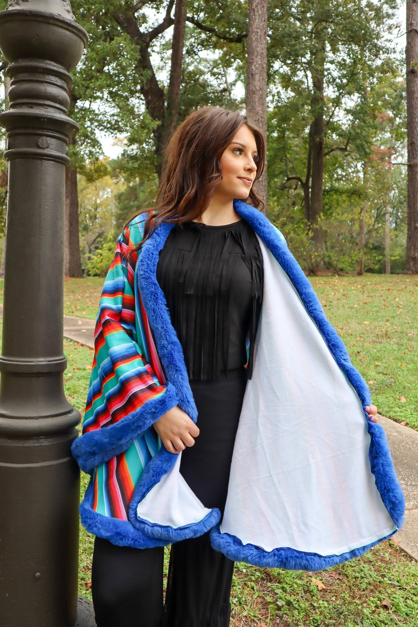 MK135 Lubbock Fur Trim Poncho - Wine: WINE / 1XL