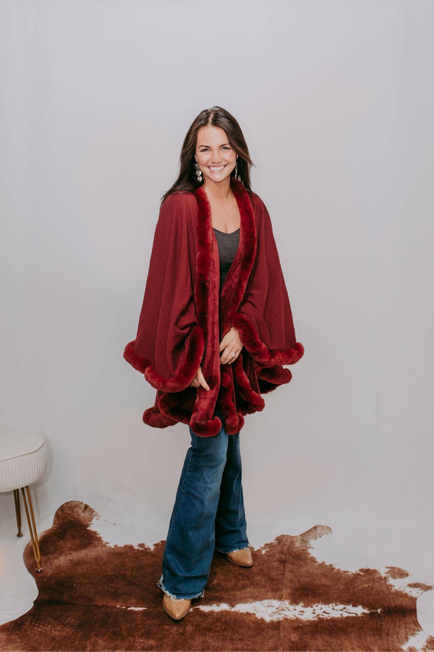MK135 Lubbock Fur Trim Poncho - Wine: WINE / 1XL
