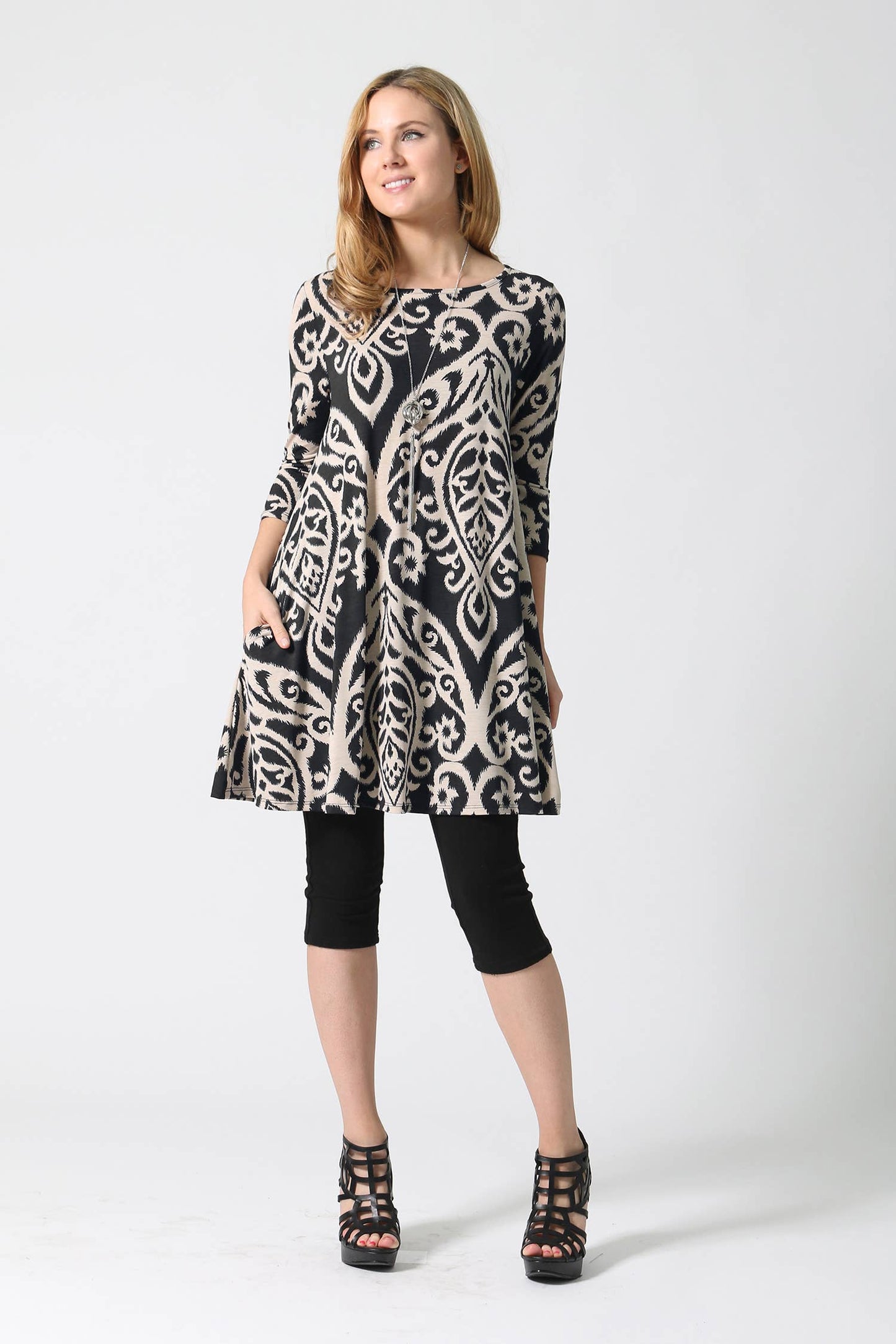 SC14109 Damask print pocket swing tunic
